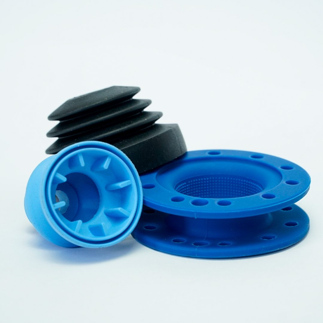 Drei verschiedene Dichtungen in schwarz und blau, dei individuell abgestimmt werden können